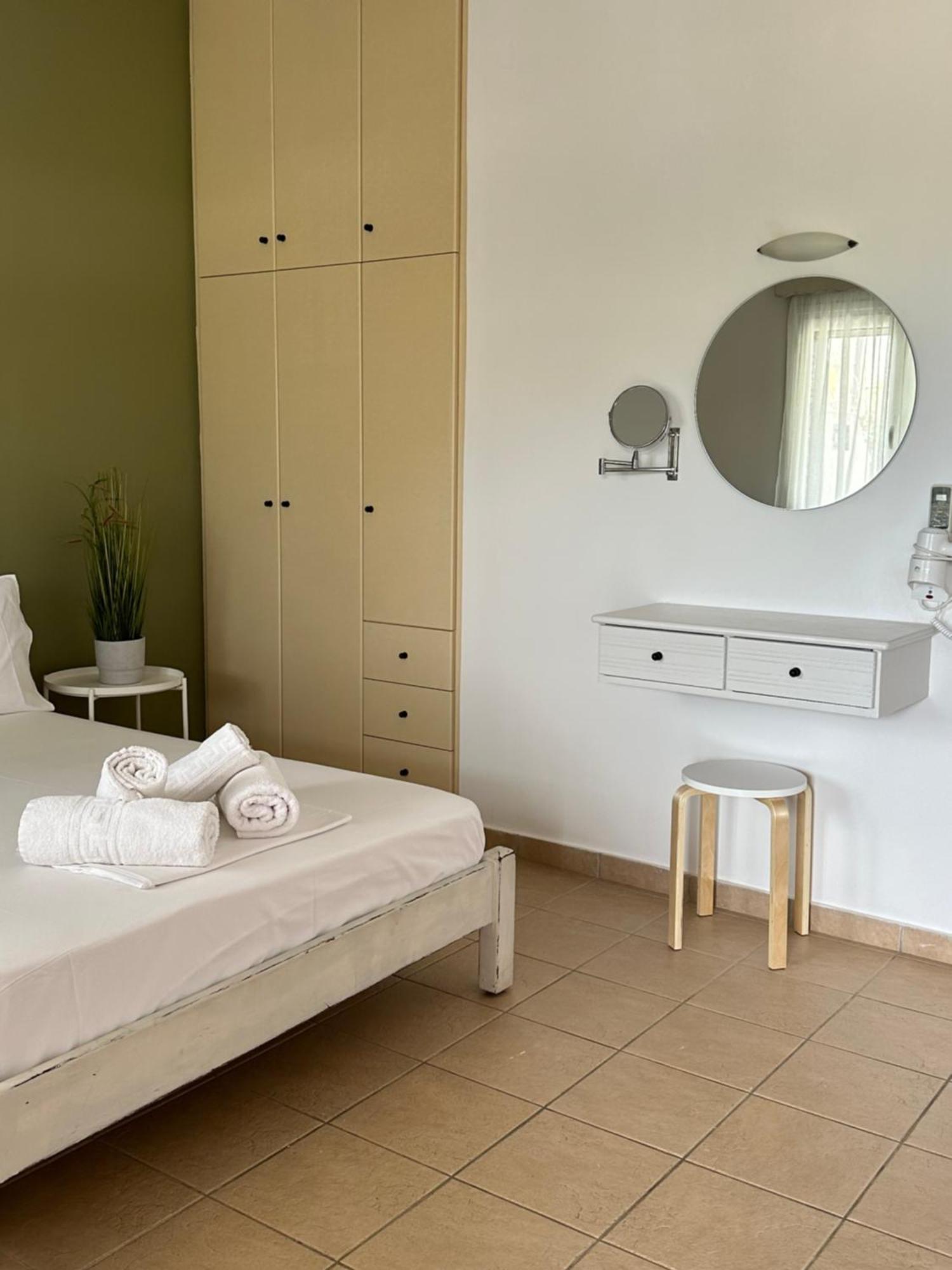 Voulas Apartments Stoúpa Oda fotoğraf